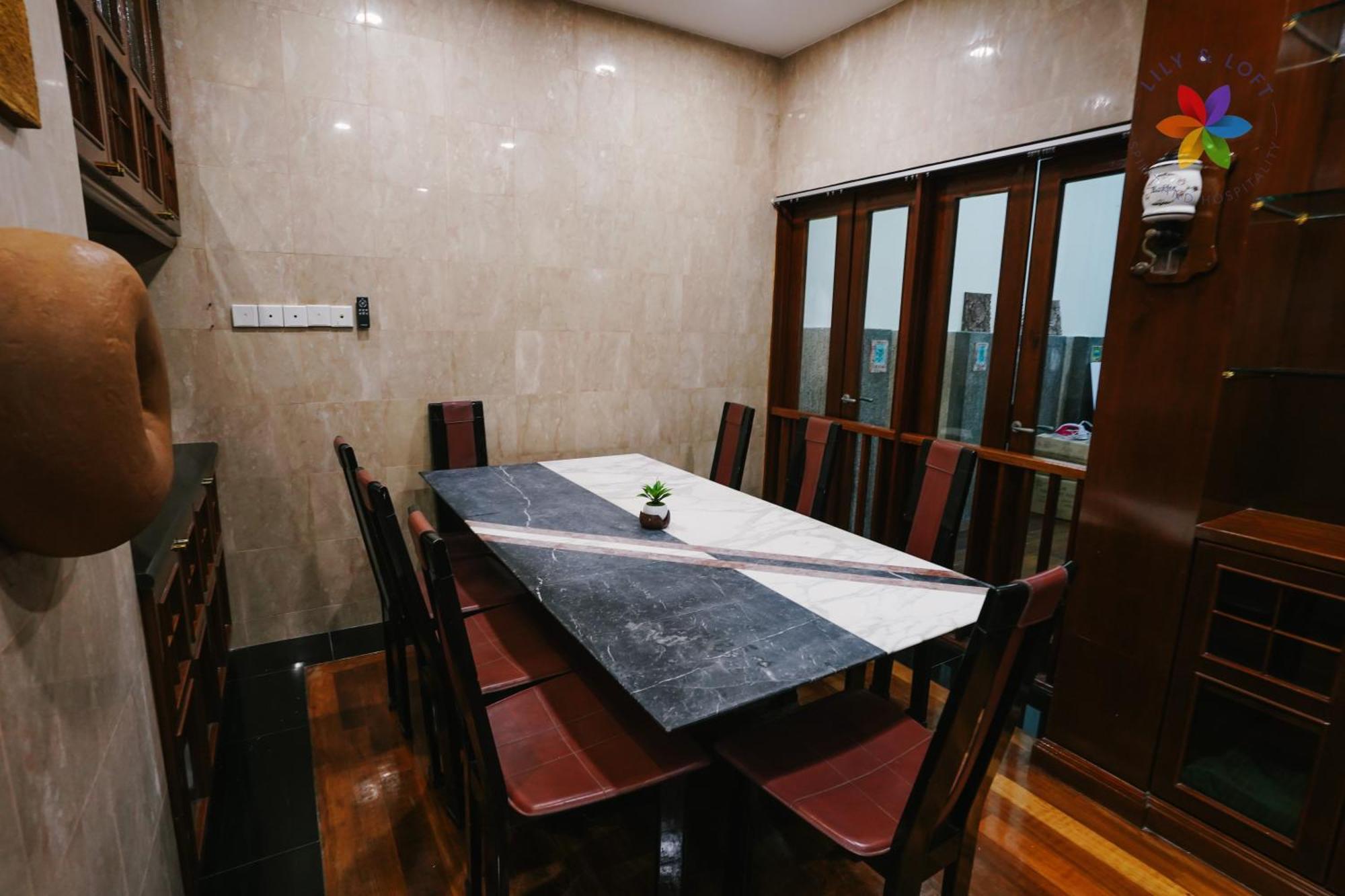 40p, Bangsar With Pool/karaoke/gathering/bbq Vila Kuala Lumpur