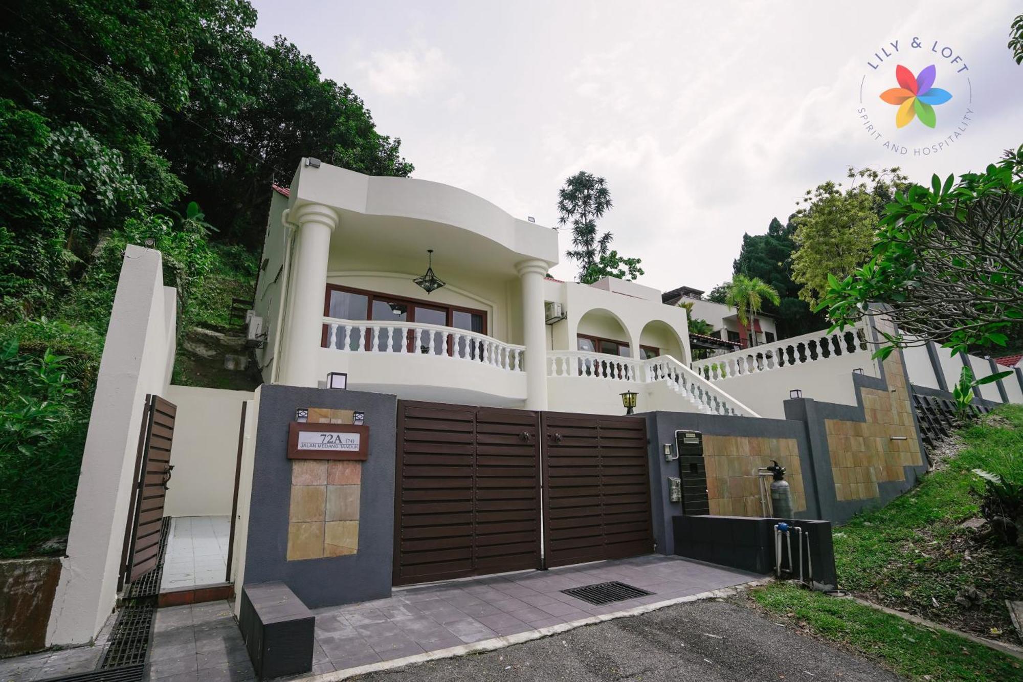 Vila 40p, Bangsar With Pool/karaoke/gathering/bbq Kuala Lumpur