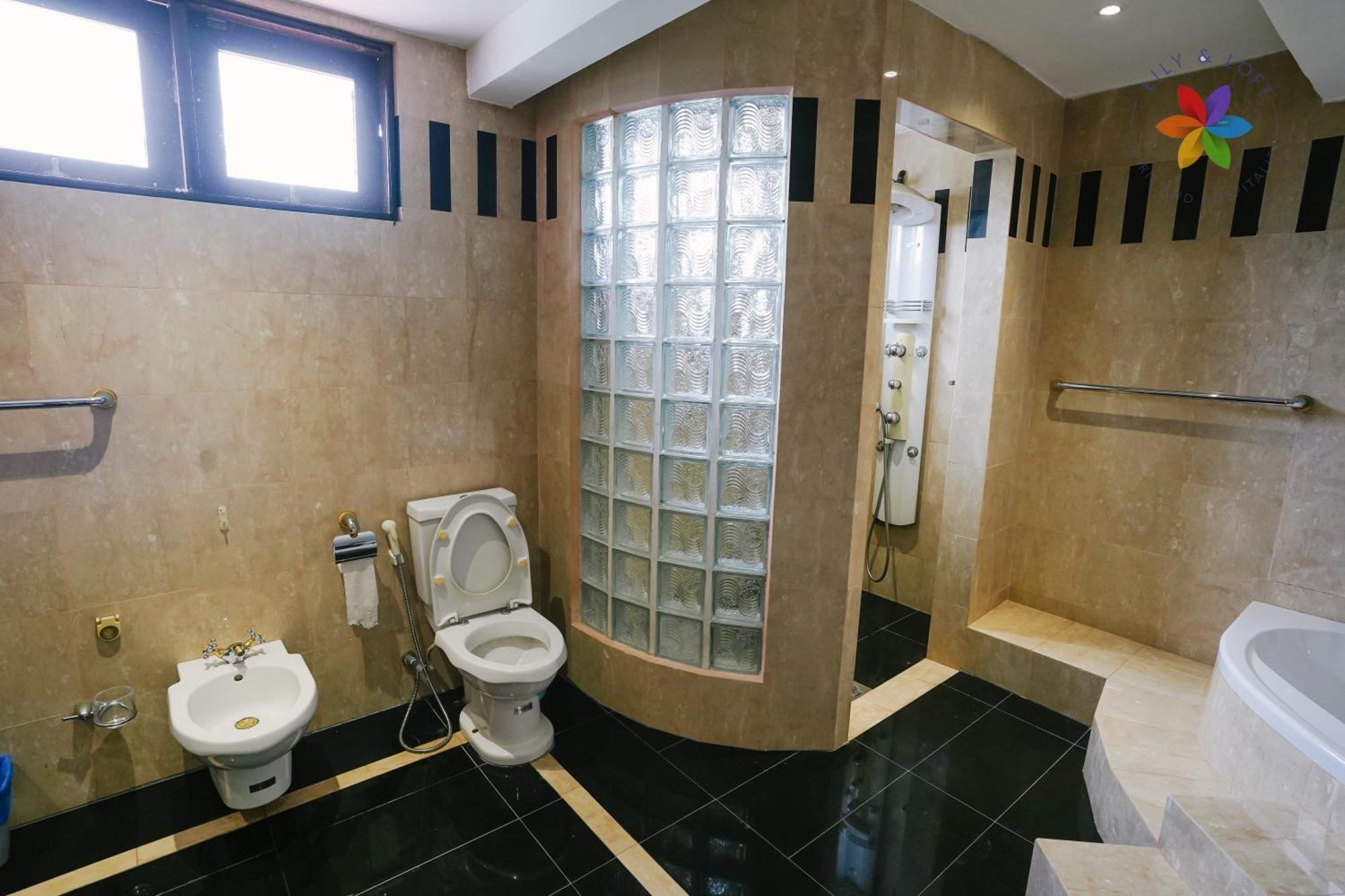 Vila 40p, Bangsar With Pool/karaoke/gathering/bbq Kuala Lumpur