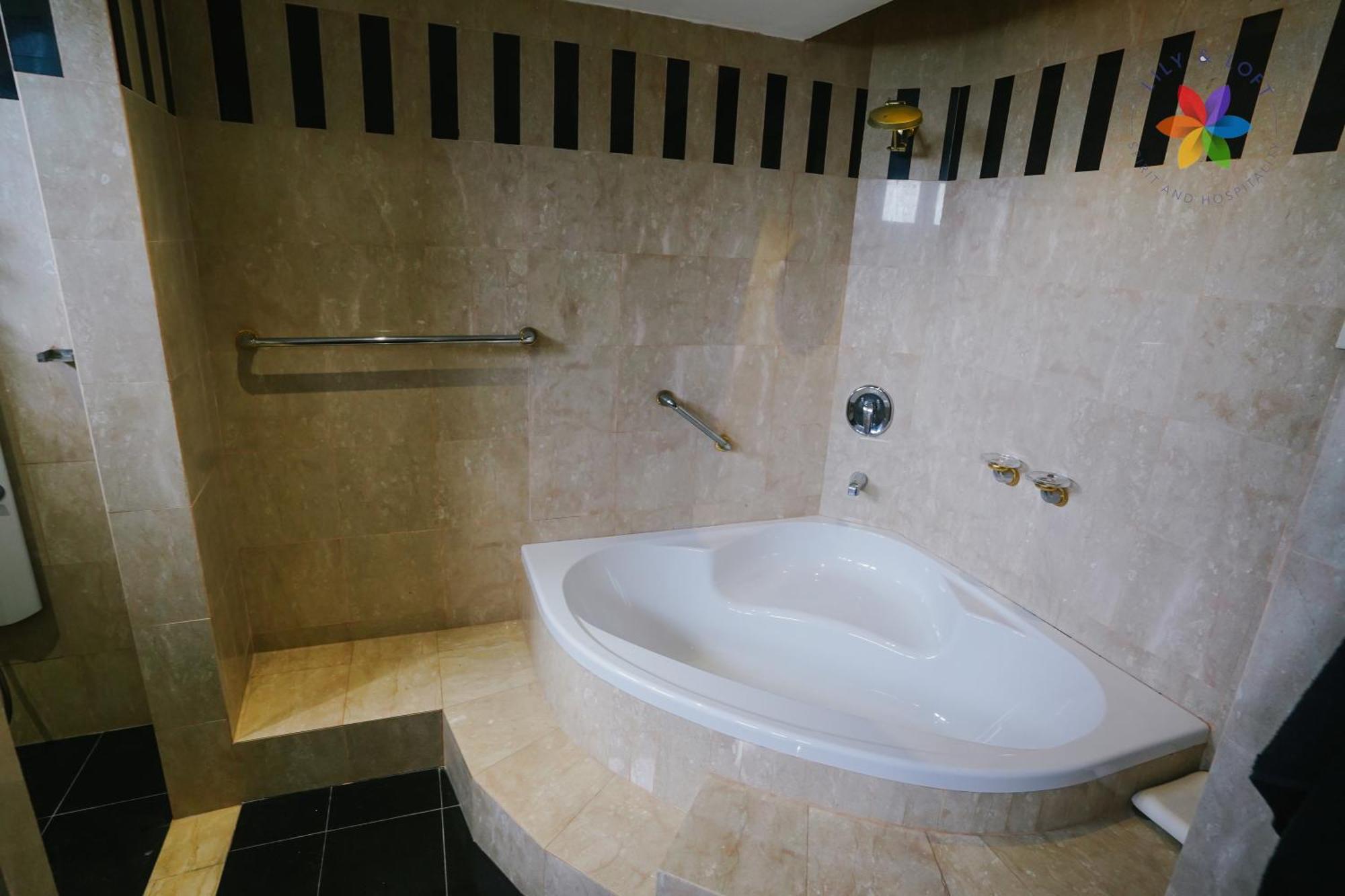 40p, Bangsar With Pool/karaoke/gathering/bbq * Kuala Lumpur